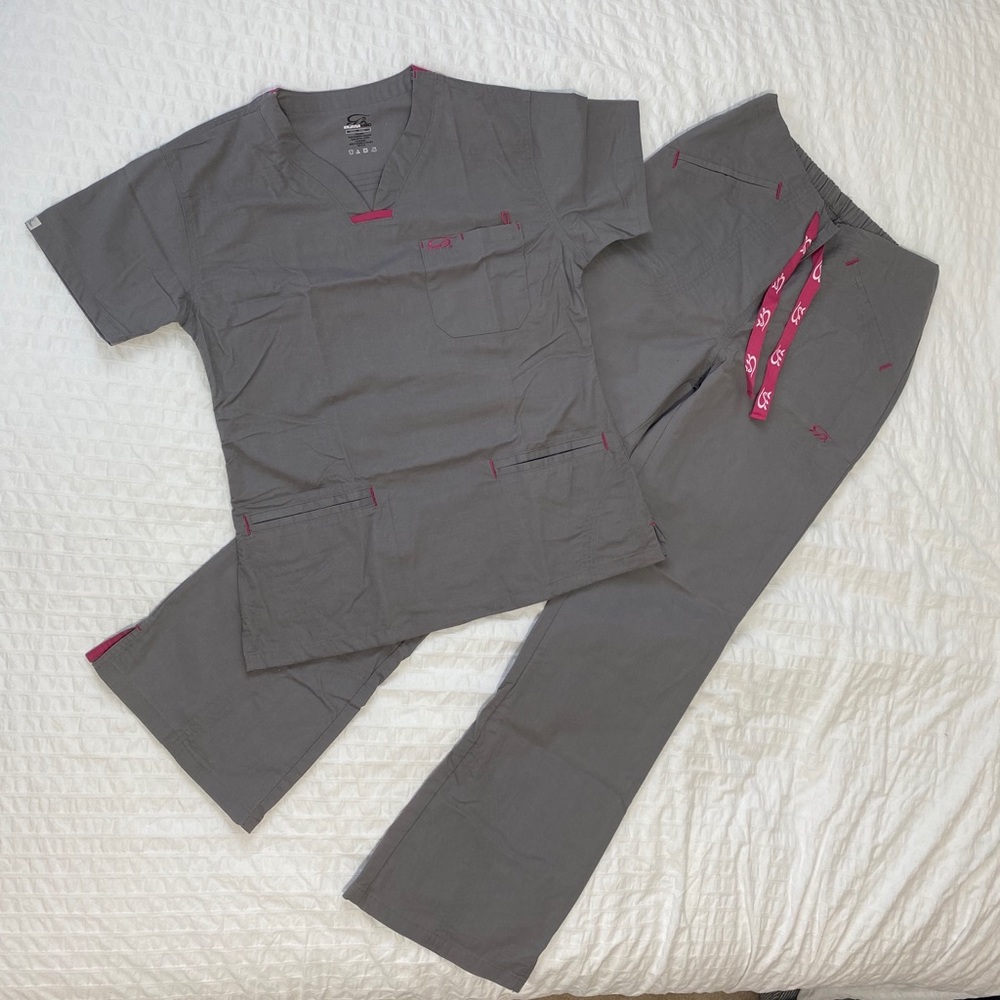 Iguanamed scrub set